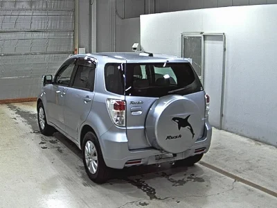 TOYOTA RUSH
