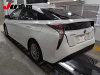 Цена авто Toyota Prius с аукционов Японии, номер кузова ZVW55, пробег 299 000, оценка 6