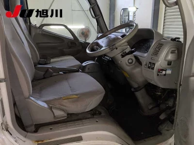 TOYOTA DYNA
