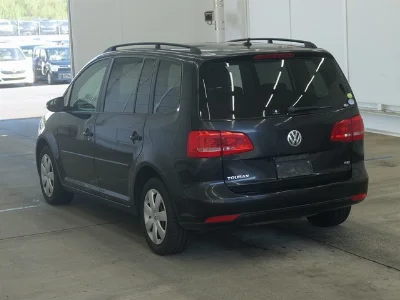 VOLKSWAGEN GOLF TOURAN