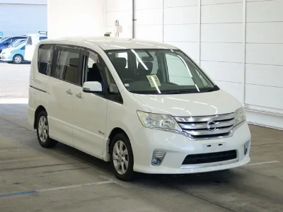NISSAN SERENA