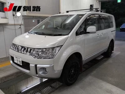 MITSUBISHI DELICA D5