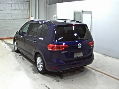 VOLKSWAGEN GOLF TOURAN