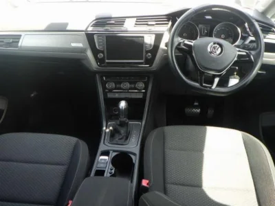 VOLKSWAGEN GOLF TOURAN
