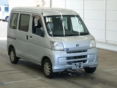 TOYOTA PIXIS VAN