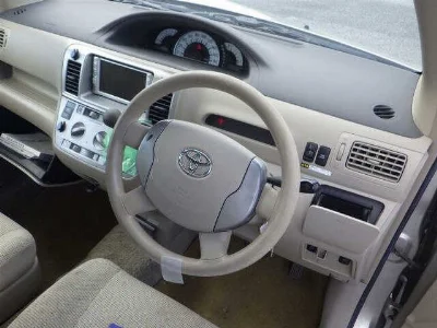 TOYOTA RAUM
