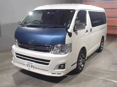 TOYOTA HIACE