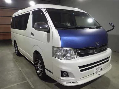 TOYOTA HIACE