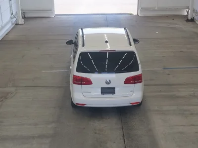 VOLKSWAGEN GOLF TOURAN