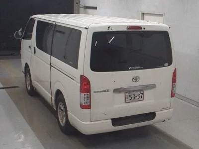 TOYOTA REGIUS VAN