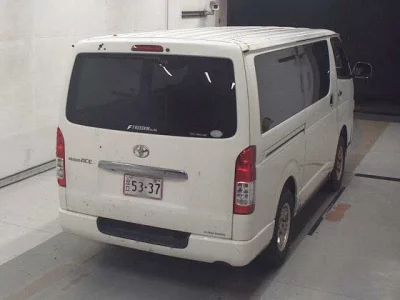 TOYOTA REGIUS VAN