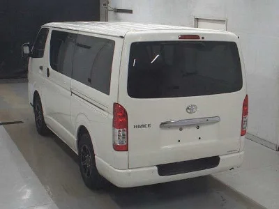 TOYOTA HIACE VAN