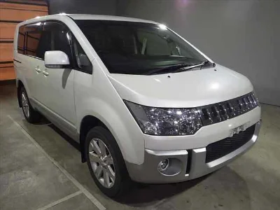 MITSUBISHI DELICA D5