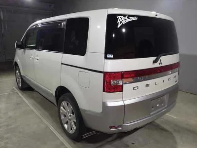 MITSUBISHI DELICA D5