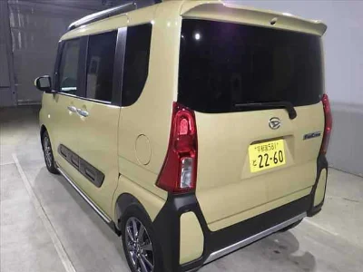 DAIHATSU TANTO FUN CROSS