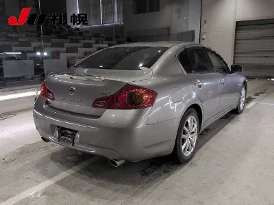 NISSAN SKYLINE