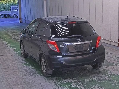 TOYOTA VITZ