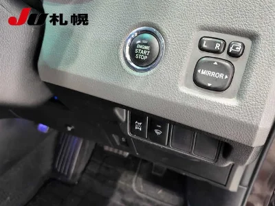 TOYOTA MARK X ZIO