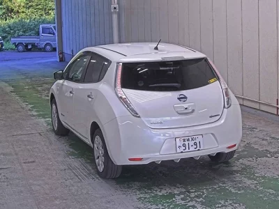 NISSAN LEAF