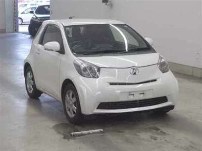 Toyota iQ