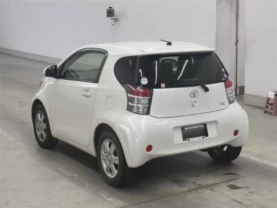 TOYOTA IQ