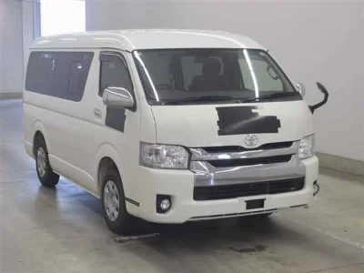 TOYOTA HIACE