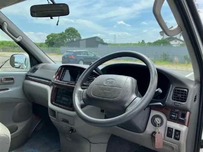 TOYOTA HIACE REGIUS