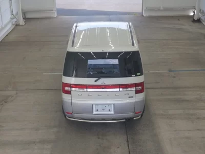 MITSUBISHI DELICA D5