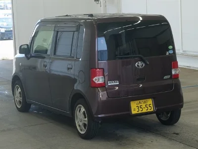 TOYOTA PIXIS SPACE