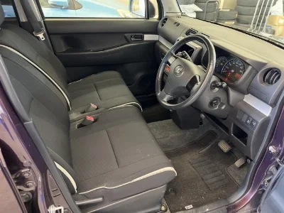 TOYOTA PIXIS SPACE