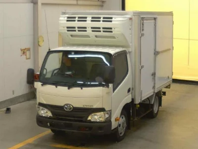 TOYOTA DYNA