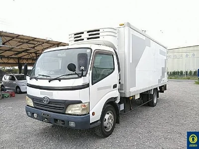 TOYOTA DYNA