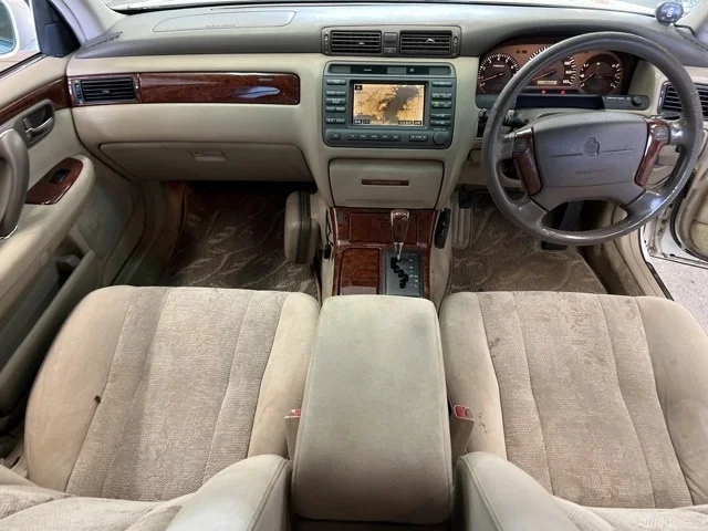 Toyota Crown Estate  с аукциона в Японии