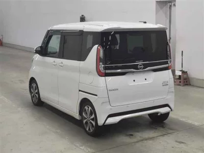 NISSAN ROOX