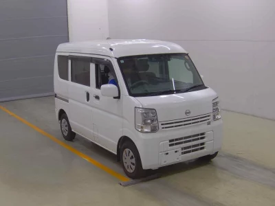 NISSAN CLIPPER VAN