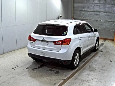MITSUBISHI RVR