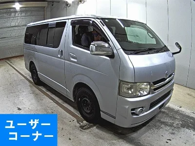 TOYOTA REGIUS VAN