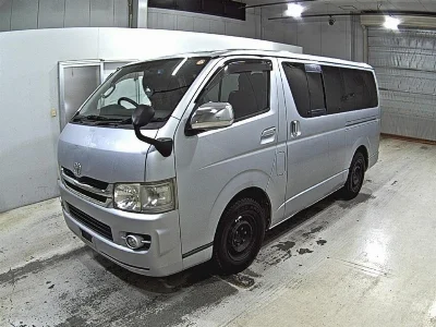 TOYOTA REGIUS VAN