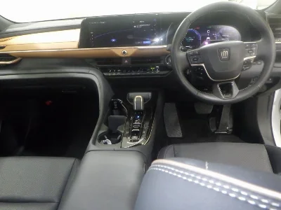 TOYOTA CROWN CROSSOVER
