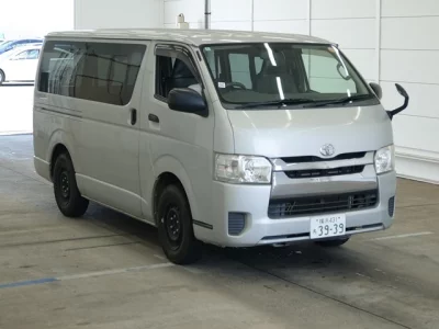 TOYOTA HIACE VAN