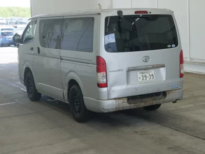 TOYOTA HIACE VAN