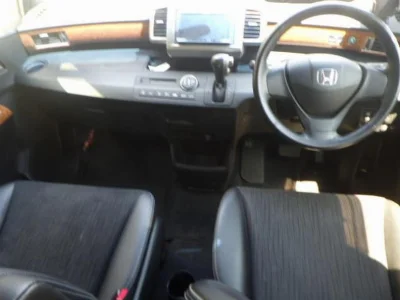 HONDA FREED SPIKE