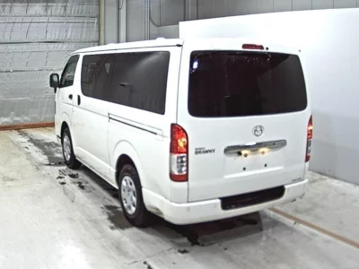 MAZDA BONGO BRAWNY VAN