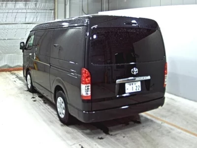 TOYOTA HIACE