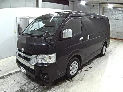 TOYOTA HIACE