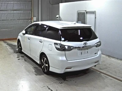TOYOTA WISH