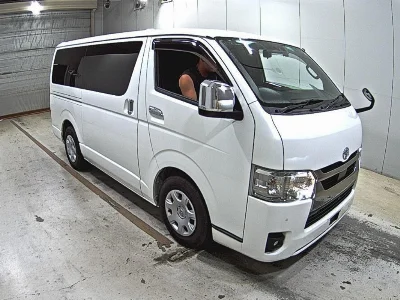 TOYOTA HIACE VAN