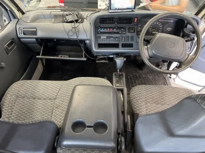 TOYOTA REGIUS ACE VAN