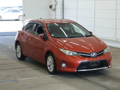 TOYOTA AURIS