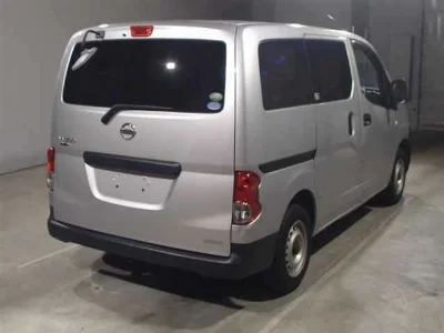NISSAN NV200